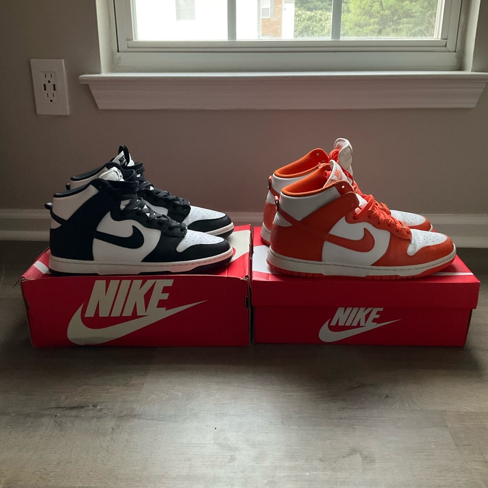 NIKE DUNKS TWO PAIR